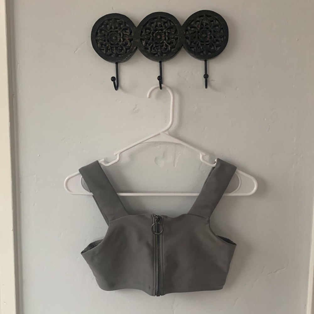 Alo fast bra in sterling size small